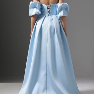 Brand new never worn, size didn’t fit